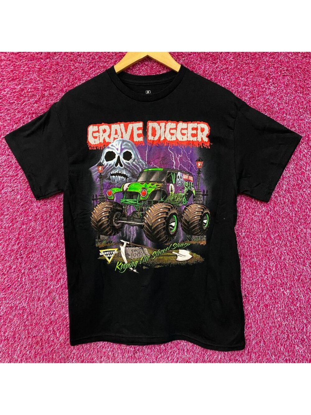 Monster Jam Grave Digger Keeping The Shovel Sharp Graphic T-Shirt Medium